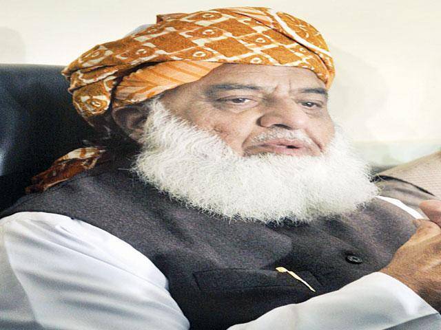 Fazl calls for 50 percent cut in perks of officers above grade 19