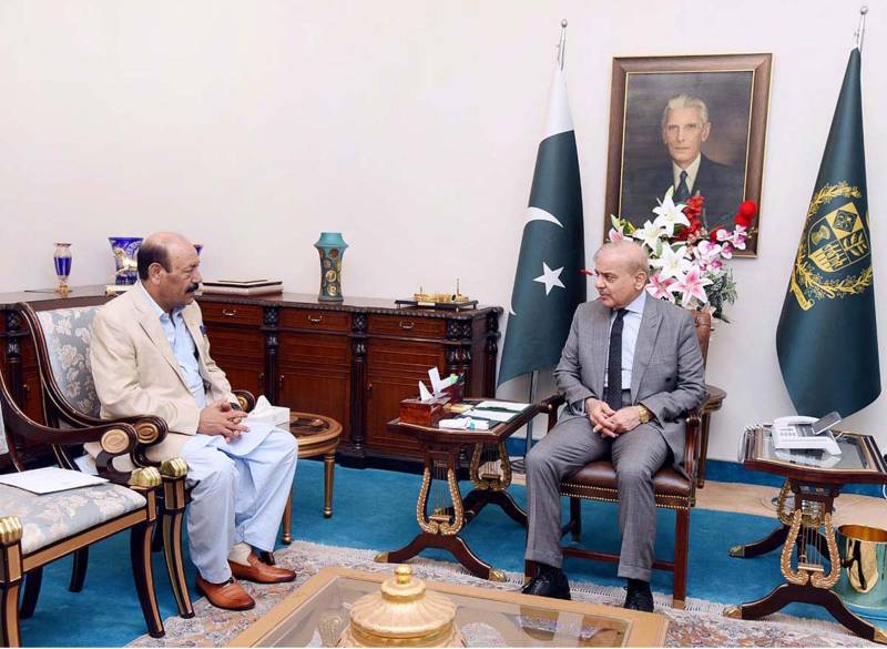 PM, Minister for Defence Production discuss political situation