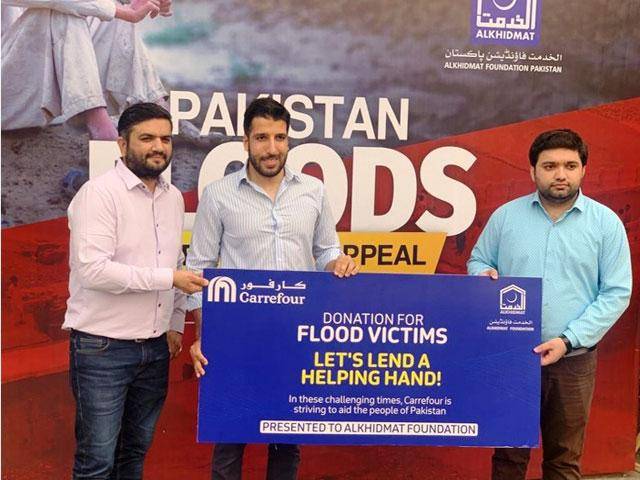 Carrefour Pakistan supports flood victims with food donations
