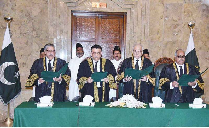 CJP administers oath to 3 new SC judges