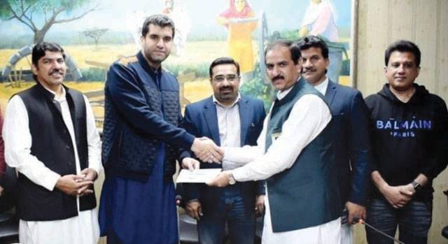 Minister distributes Rs23.6m among 29 sports associations