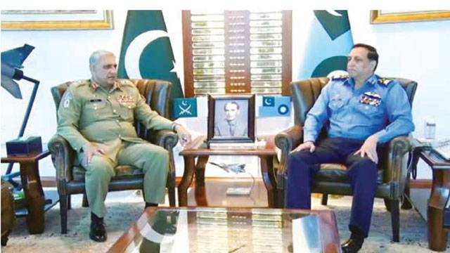 COAS applauds Rawalpindi Corps in befittingly defending country’s borders