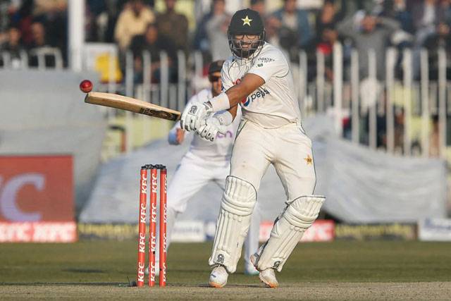 England on top as Pakistan chase 343 in first Test