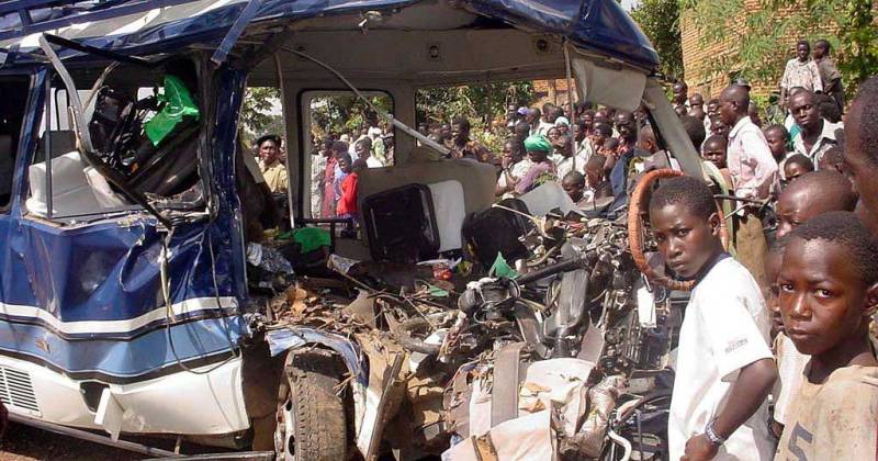 شمالی یوگنڈا میں بس حادثے میں 16 افراد ہلاک ہو گئے۔