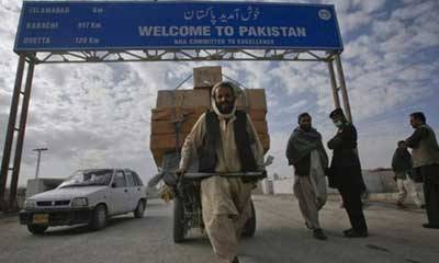 Afghan border reopens after six days