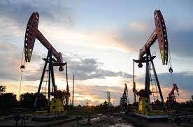 Oil prices fall amid US banking crisis, low demand