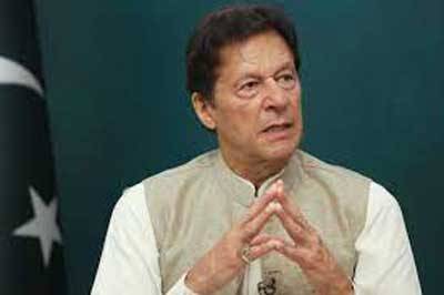 Imran says will resist till last breath, calls defections forced divorce