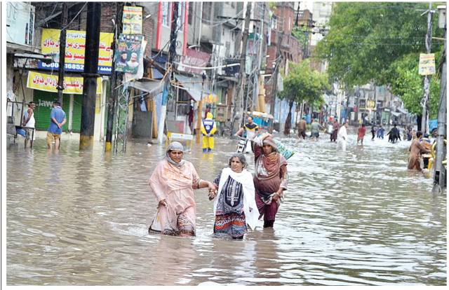 Record-breaking rain kills 8 in Lahore