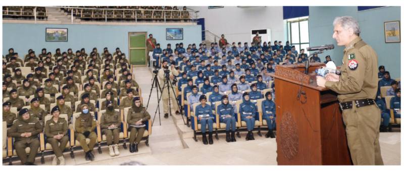 IG Punjab directs women personnel to learn modern policing skills