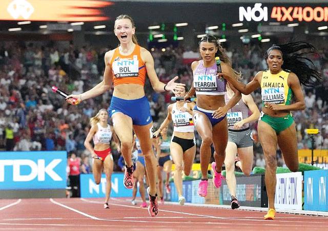 Bol grabs gold for Dutch, US men stroll in 4x400m relays