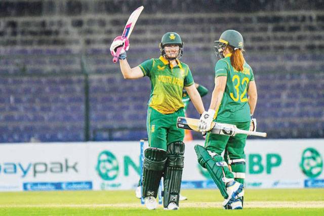 Luus and Kapp star in South Africa’s thumping win over Pakistan Women