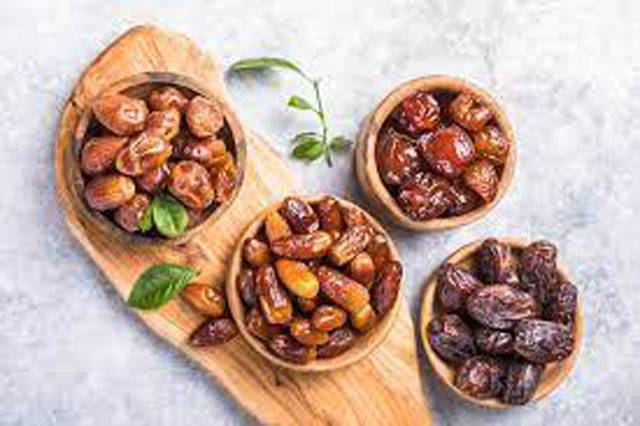 Experts emphasise on research to introduce quality dates varieties