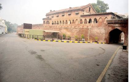 Smart lockdown starts in smog-laden Punjab districts