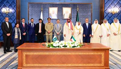 Pakistan, Kuwait sign multi-billion dollar pacts