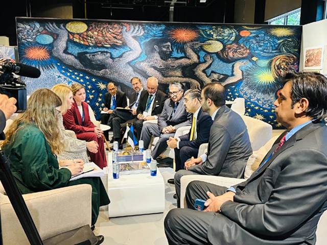 PM Kakar visits Pakistan Pavilion at COP28 venue