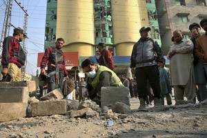 4 children among 5 injured in Peshawar blast