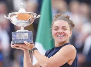 Paolini stuns Gauff to win maiden WTA 1000 title at Italian Open