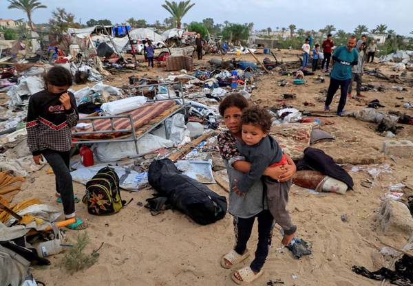 130 more die as Israel starts Gaza ground assault