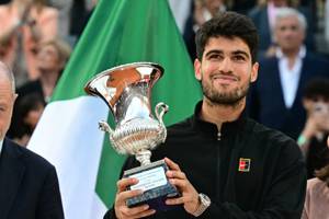 Alcaraz ends Sinner’s 26-match streak to clinch Italian Open title in style