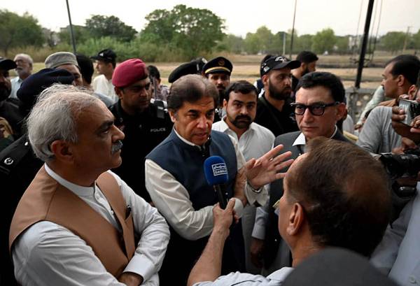 Railways reveals improvement in trains punctuality across country