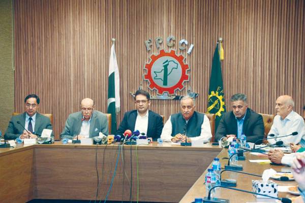 Govt decision to allow hybrid cotton seed import welcomed