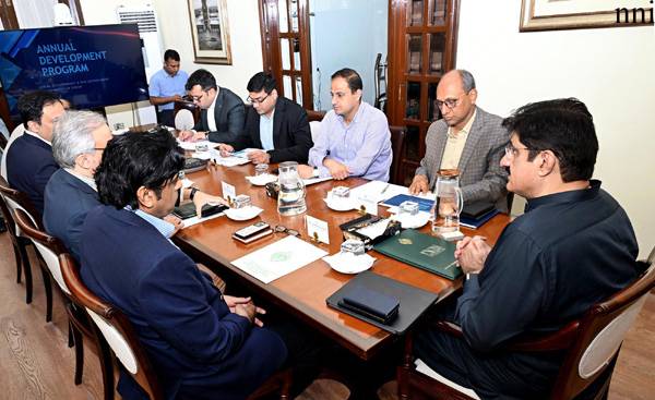 CM Sindh approves construction of two towers in Larkana hospital,increases bed capacity up to 600