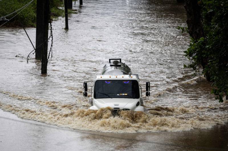 Hurricane Erin restrengthens as it lashes Caribbean with rain