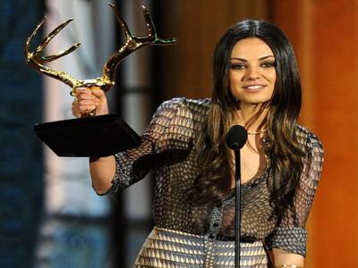 Mila Kunis wins Guys Choice Award