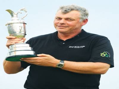 Clarke holds nerve to seal British Open triumph