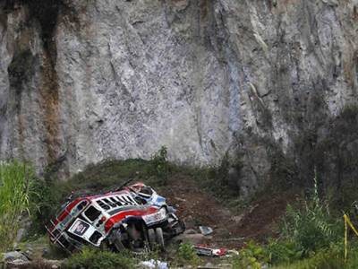 Bus crash kills 23 in northern India