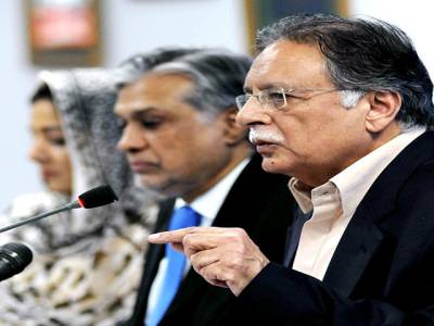Govt woos Imran with rigging debate challenge