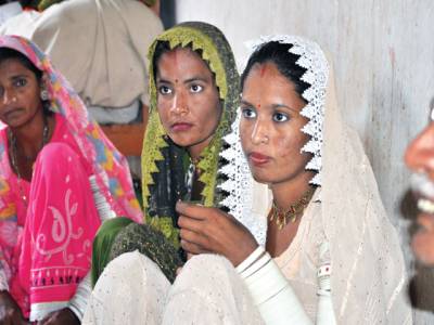 Adult bride – the odd one out in Thar
