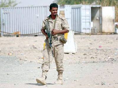 Suicide bomber kills 13 recruits at Yemen army camp