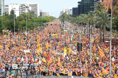 1m protesters rally for Catalan independence