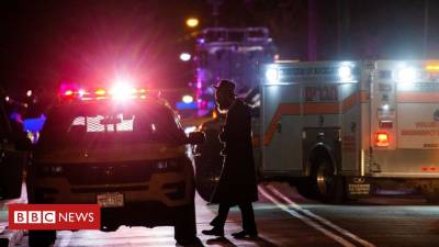 Five stabbed at New York house