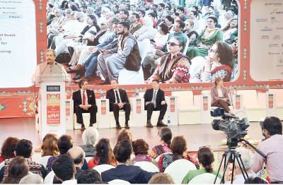 Shafqat stresses need for uniform system of education in country