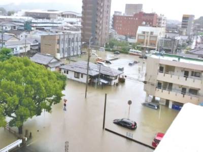 Heavy rain strikes SW Japan, 245,000 under safe protection alert