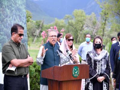 President Arif Alvi inaugurates monsoon tree plantation