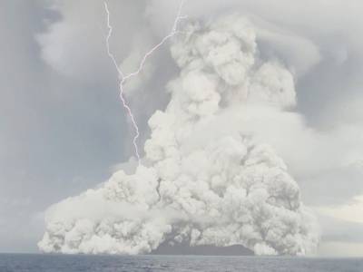 Tonga cut off by volcanic blast, fears grow for coastal towns