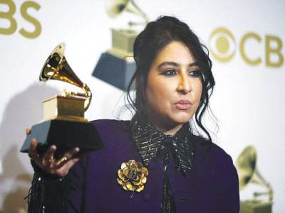 Arooj Aftab becomes first-ever Pakistani to win Grammy award