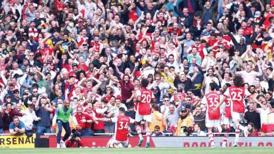 Arsenal dent Man United top-four hopes with 3-1 win