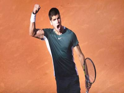 Alcaraz downs Djokovic to reach Madrid Open final