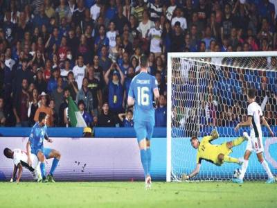 New-look Italy beat Hungary to top Nations League group