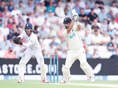 New Zealand continue to stutter in slow-moving session