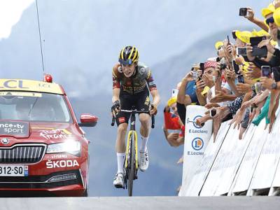 Vingegaard wins Tour stage of the century as Pogacar cracks