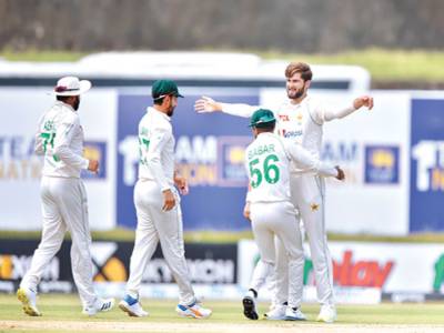 Shaheen-inspired Pakistan restrict Sri Lanka to 222