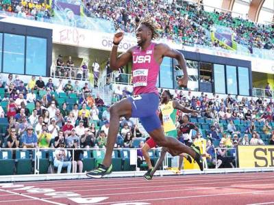Lyles puts 200m field on notice with red-hot heat