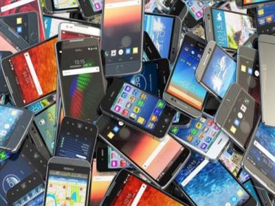Mobile phones import declines 4.19pc in FY2022