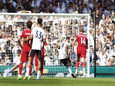 Liverpool stumble, Spurs shine on Premier League’s opening weekend