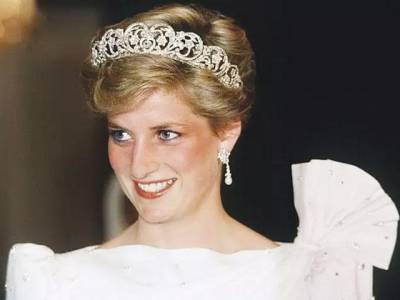 ‘The Princess’ creates a stark portrait of Diana’s life under media microscope
